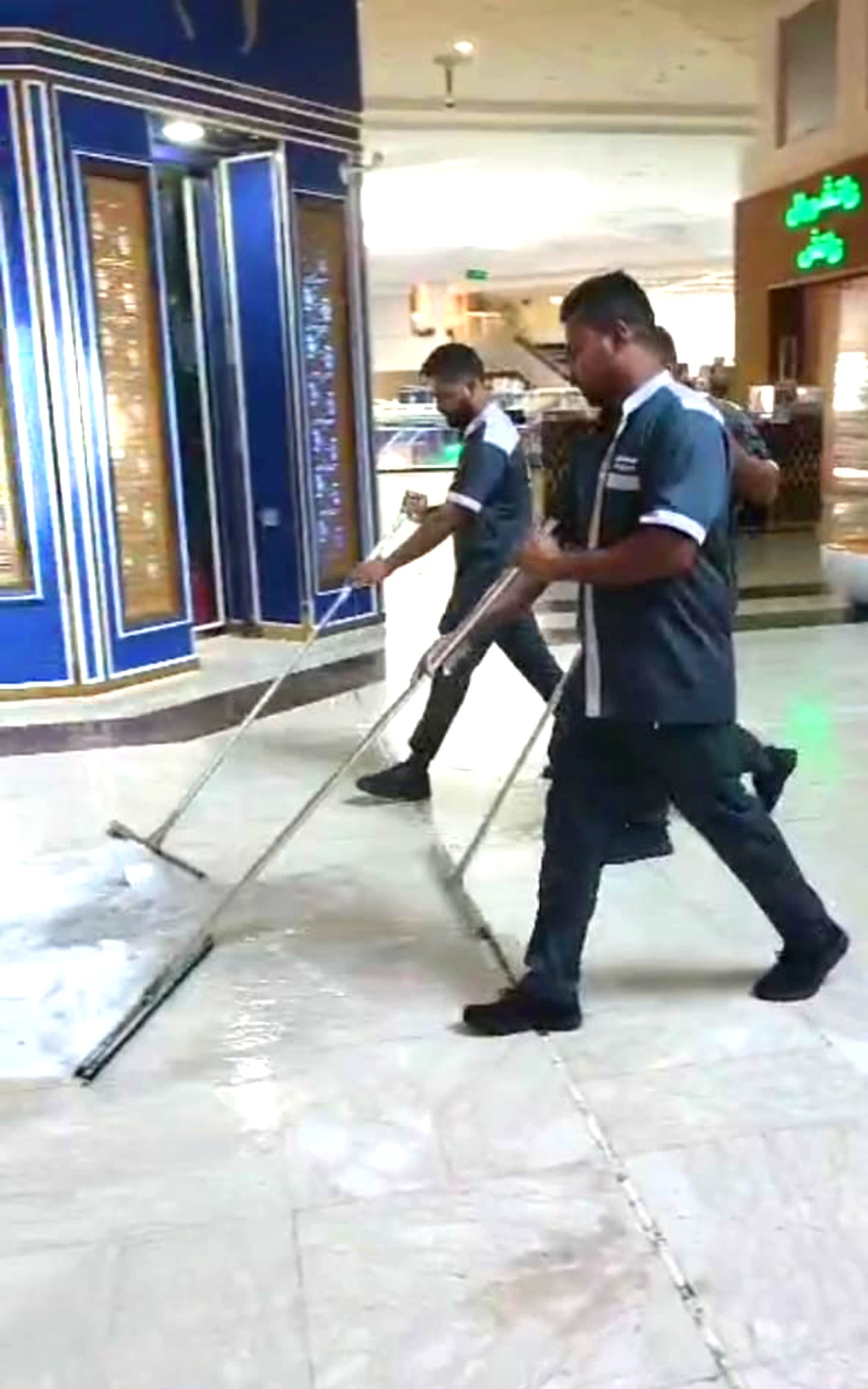 Mall Floor Cleaning